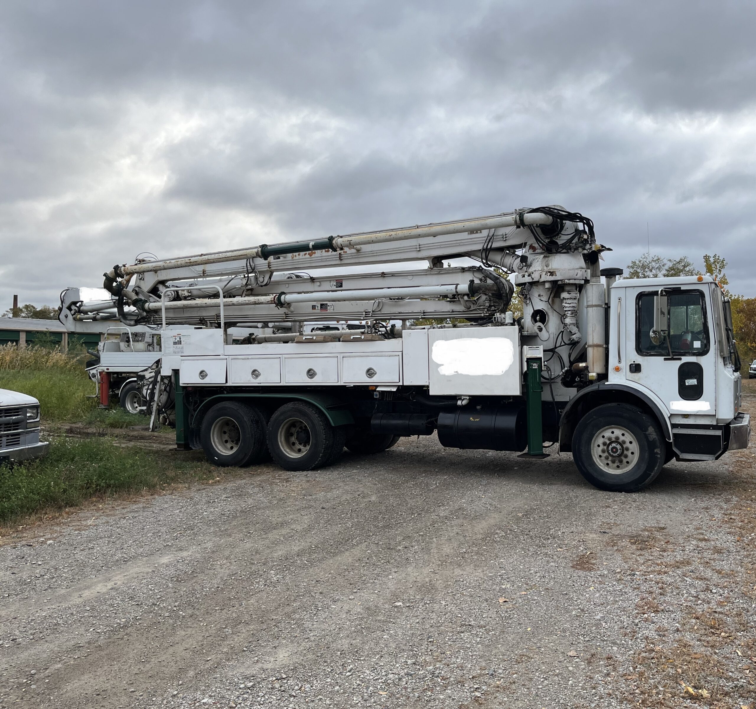 2001 Schwing 32XL 4252 Concrete Pump Depot