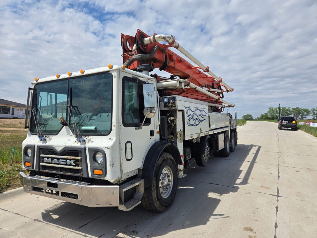 2011 Putzmeister | 38Z | 6371